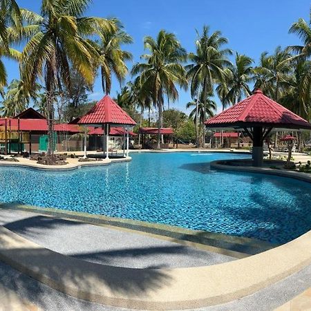 Borneo Beach & Mangrove Resort Tuaran Dış mekan fotoğraf